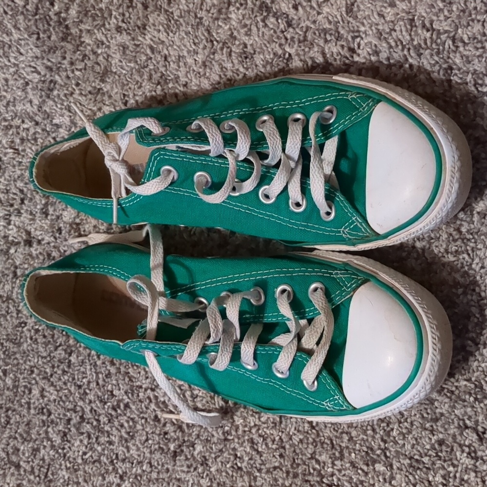 Kelly Green Converse with green stripe, W8.5, M6.5